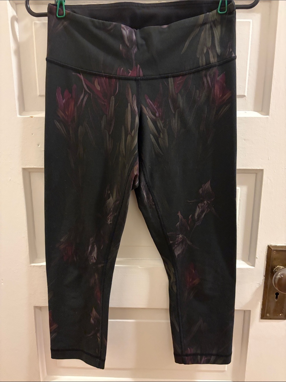 Lululemon Women’s (Discontinued Print) Floral 7/8 Leggings